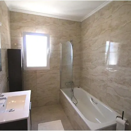 Holiday home Beautiful 3 Bdr With Fantastic Sea Views