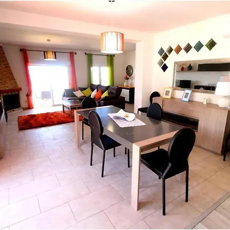 Beautiful 3 Bdr With Fantastic Sea Views Holiday home *